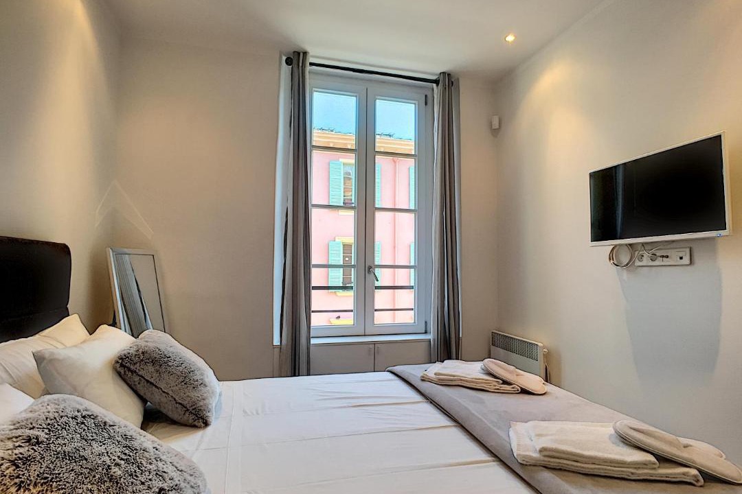 Photo of Bedroom in Jean-Medecin