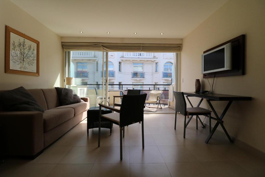 Photo of Livingroom in Cannes City Centre