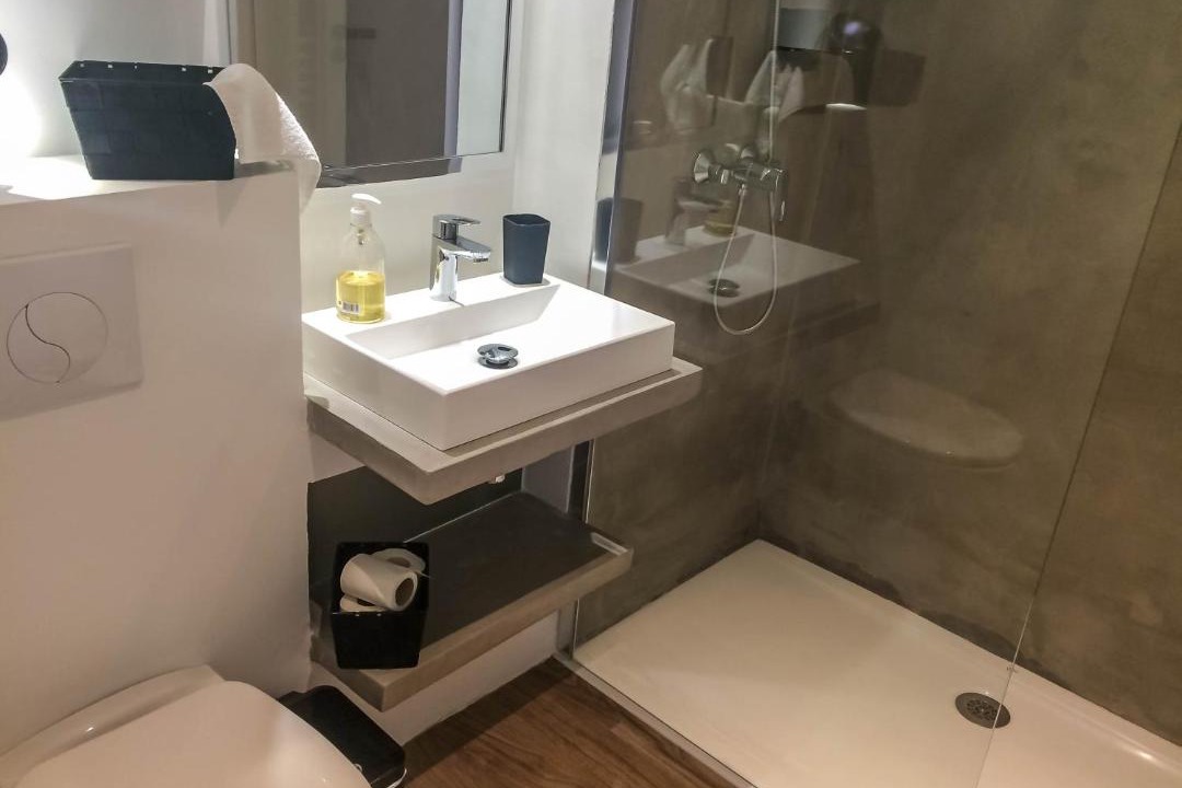 Photo of Bathroom in Quartier du Port