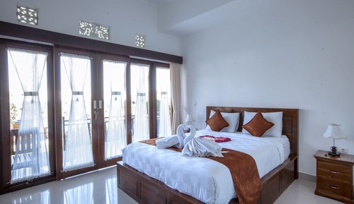 Suite, Hill View