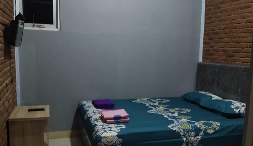 Economy Room