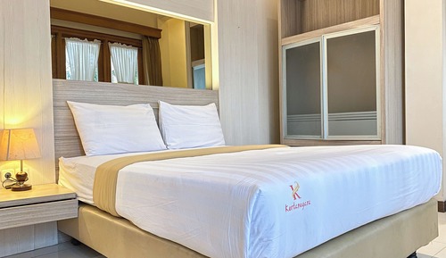 Standard Room (Queen)