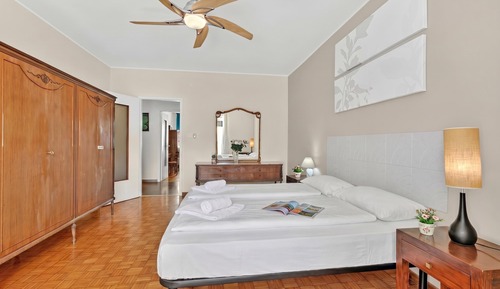 Family Apartment, 4 Bedrooms, 2 Bathrooms (Riva Dante Apartment - 6)