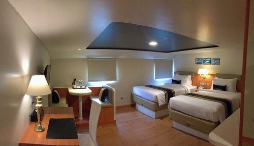 Deluxe Cabin, 2 Twin Beds, Sea View