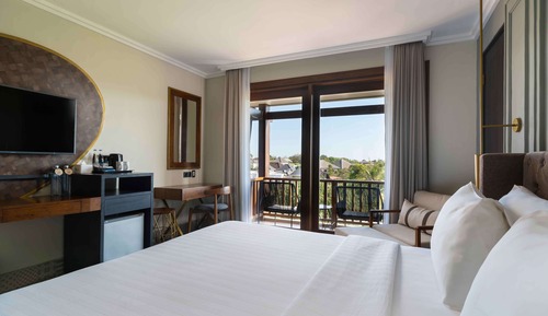 Suite, Garden View