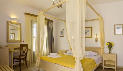 Honeymoon Suite