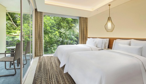 Suite, 2 Twin Beds, Balcony, Garden View (Balcony)