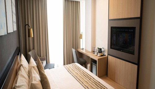 Deluxe Room, 1 Queen Bed