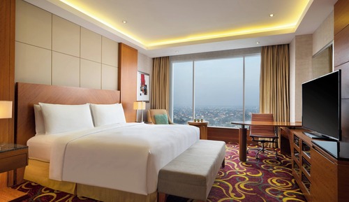 Junior Suite, 1 King Bed, City View
