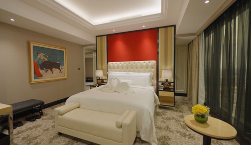 Celebrity Suite Room