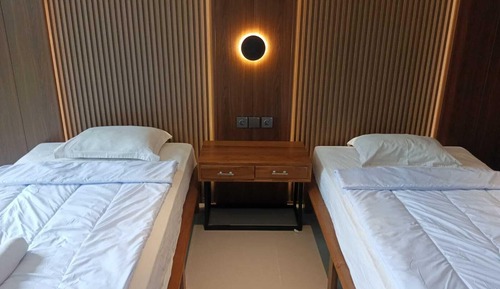 Aruna Executive Suite Twin