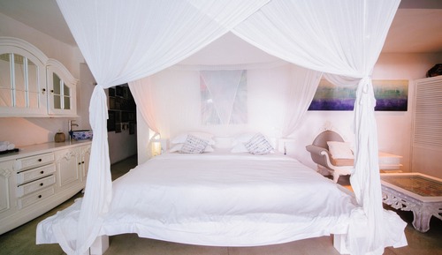 Damien Hirst Suite