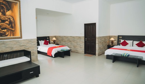 Luxury Garden Cottage Triple (1 Double Bed + 1 Single Bed)