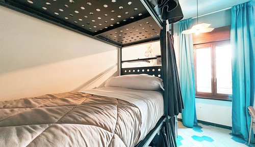 Room (10 people)