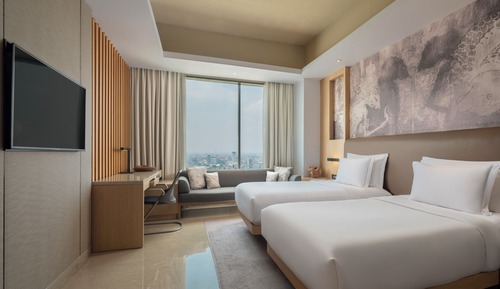 Deluxe Room, 2 Twin Beds, Bathtub, City View