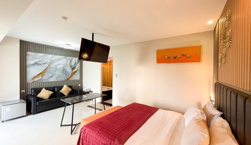 Jacuzzi & Sauna Family Suite Room