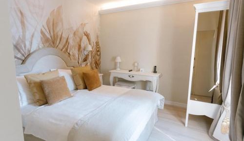 Junior Suite with Lake View