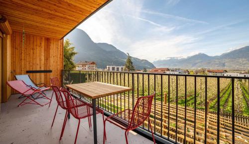 Two-Bedroom Deluxe Apartment with Garden View