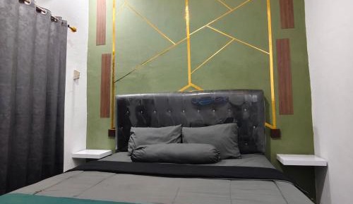 Deluxe Double Room (2 Adults + 1 Child)