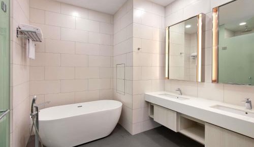 Junior King Suite