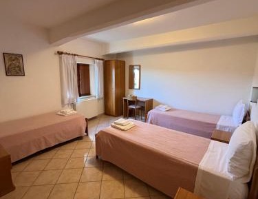 Economy Triple Room