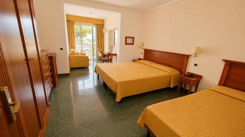 Triple Room with Balcony
