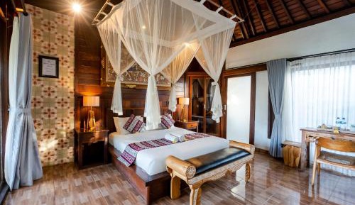Double Room with Pool View