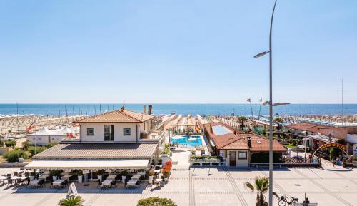 Two-Bedroom Apartment with Terrace and Sea View