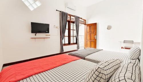 Triple Room with Shared Bathroom