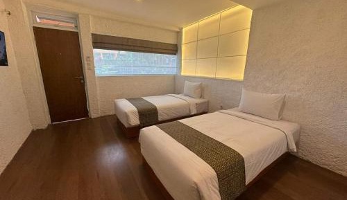 Standard Twin Room