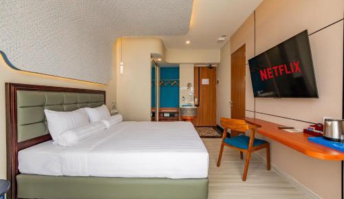 Deluxe King Room