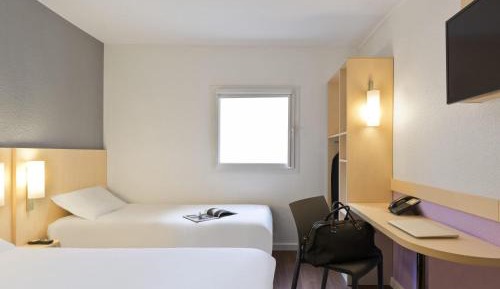 Triple Room with One Double Bed and One Single Bed