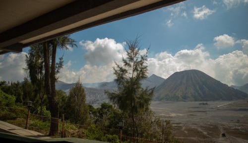 Family Room with Balcony and Bromo Mountain View