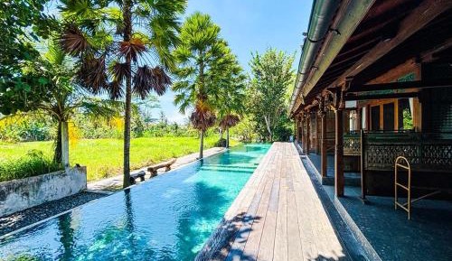 Suite with Pool View