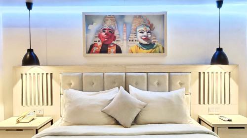 Deluxe Queen Room