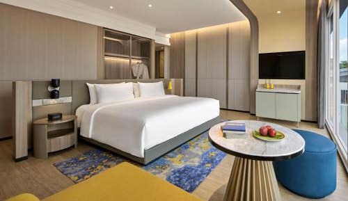 King Suite with City View