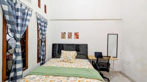 Double Room with Shared Bathroom