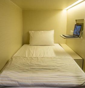 6-Bed Mixed Dormitory Room