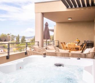 Four-Bedroom Apartment with Pool View