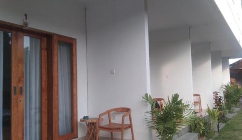 Deluxe Room (2 Adults + 1 Child)
