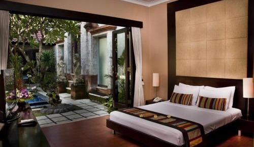 Deluxe Room with Pool View