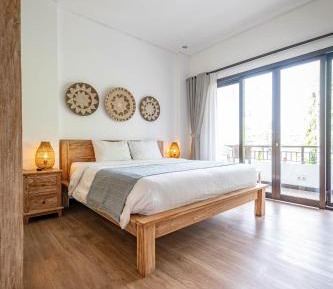 Studio with Balcony