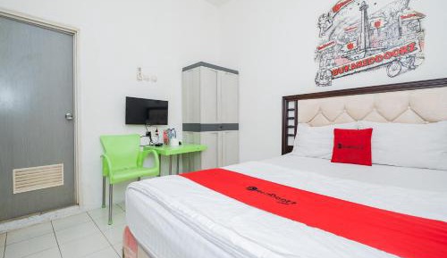 RedDoorz Double Room
