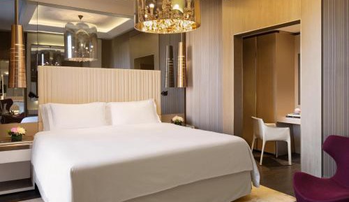Signature Suite