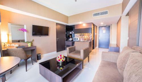 King Suite with City View - Non-Smoking