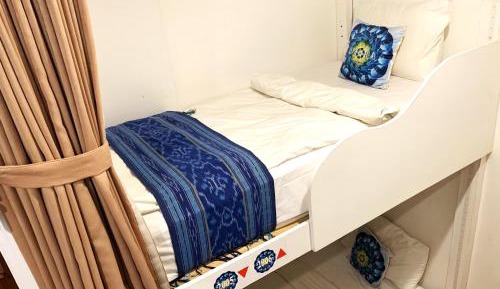 Bed in 8-Bed Mixed Dormitory Room