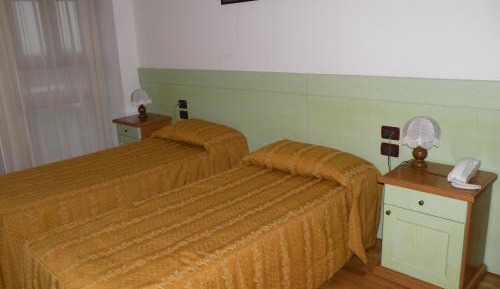 Twin Room with Private Bathroom