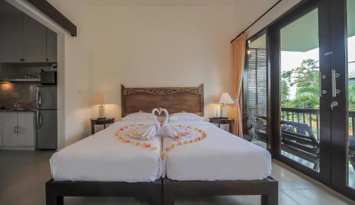 One-Bedroom Apartment with Balcony