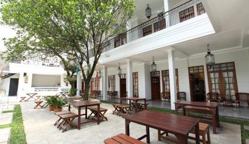Deluxe Double or Twin Room with Garden View