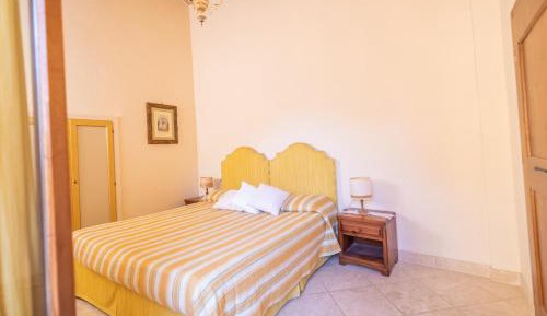 Suite with Garden View